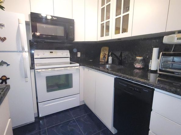 402 Windsor R, West Palm Beach FL 33417