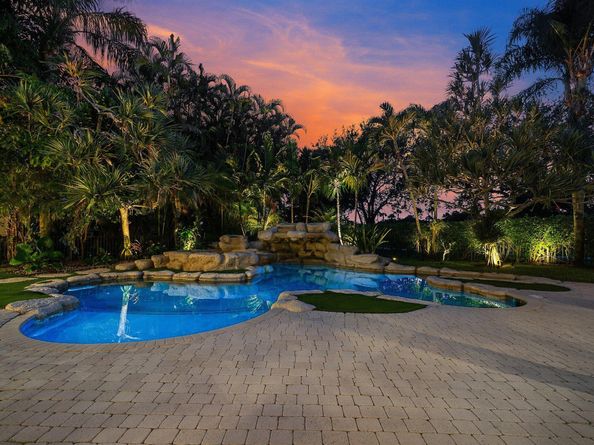 207 Grand Pointe Drive, Palm Beach Gardens FL 33418