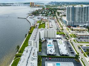 301 Lake Shore Drive 411, Lake Park FL 33403