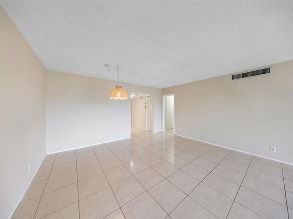 2601 S Palm Aire Dr 212, Pompano Beach FL 33069