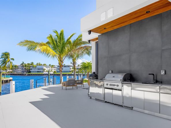 1555 SE 14th Ct, Deerfield Beach FL 33441