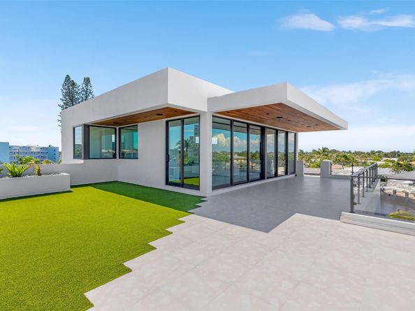 1555 SE 14th Ct, Deerfield Beach FL 33441