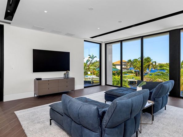 1555 SE 14th Ct, Deerfield Beach FL 33441