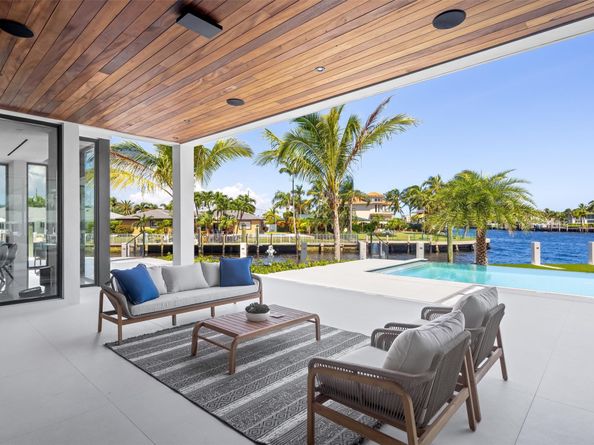 1555 SE 14th Ct, Deerfield Beach FL 33441