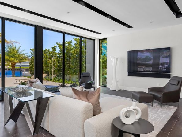 1555 SE 14th Ct, Deerfield Beach FL 33441