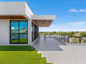 1555 SE 14th Ct, Deerfield Beach FL 33441