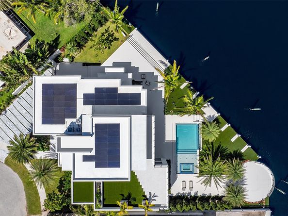 1555 SE 14th Ct, Deerfield Beach FL 33441