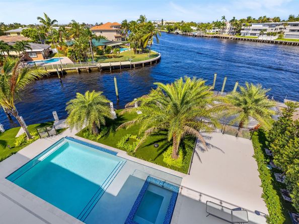 1555 SE 14th Ct, Deerfield Beach FL 33441