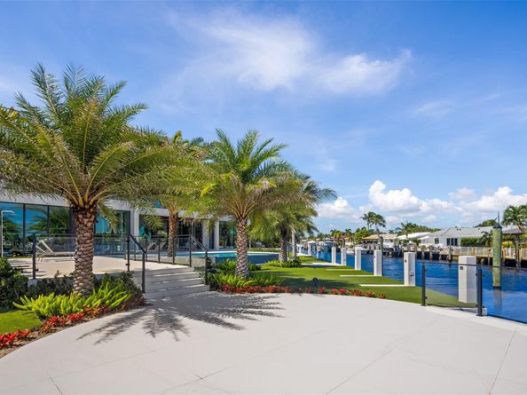 1555 SE 14th Ct, Deerfield Beach FL 33441