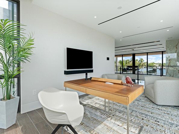 1555 SE 14th Ct, Deerfield Beach FL 33441