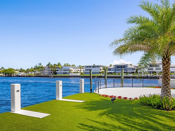 1555 SE 14th Ct, Deerfield Beach FL 33441