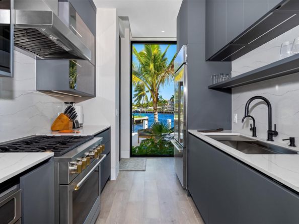 1555 SE 14th Ct, Deerfield Beach FL 33441