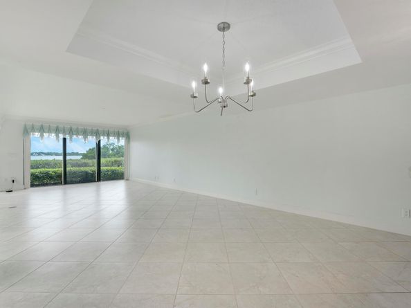 1660 Twelve Oaks Way 106 [50' Slip & Lift Incl, North Palm Beach FL 33408