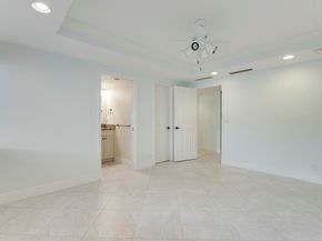 1660 Twelve Oaks Way 106 [50' Slip & Lift Incl, North Palm Beach FL 33408