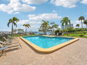 1660 Twelve Oaks Way 106 [50' Slip & Lift Incl, North Palm Beach FL 33408