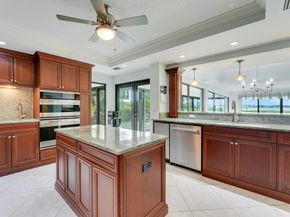 1660 Twelve Oaks Way 106 [50' Slip & Lift Incl, North Palm Beach FL 33408