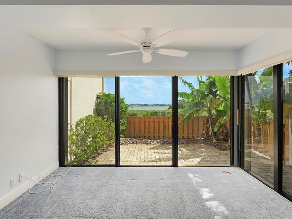 1660 Twelve Oaks Way 106 [50' Slip & Lift Incl, North Palm Beach FL 33408