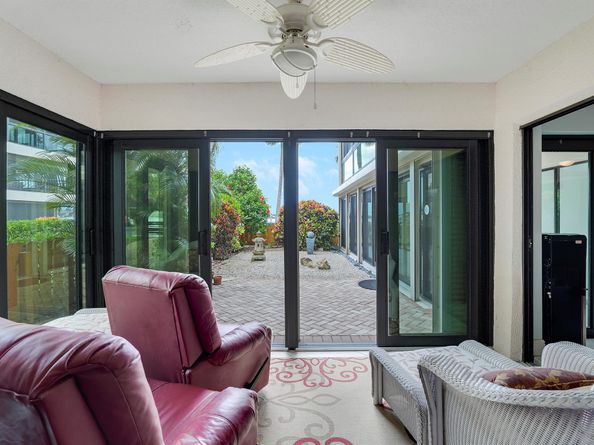 1660 Twelve Oaks Way 106 [50' Slip & Lift Incl, North Palm Beach FL 33408