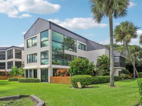 1660 Twelve Oaks Way 106 [50' Slip & Lift Incl, North Palm Beach FL 33408