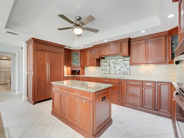 1660 Twelve Oaks Way 106 [50' Slip & Lift Incl, North Palm Beach FL 33408