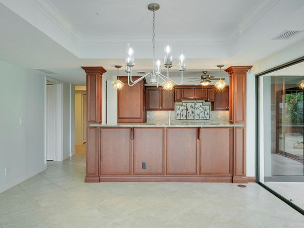 1660 Twelve Oaks Way 106 [50' Slip & Lift Incl, North Palm Beach FL 33408