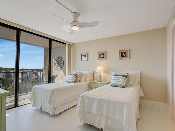 1300 S Highway A1a 424, Jupiter FL 33477
