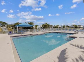 5 Brighton Court, Palm Beach Gardens FL 33418