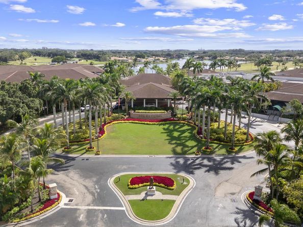 5 Brighton Court, Palm Beach Gardens FL 33418