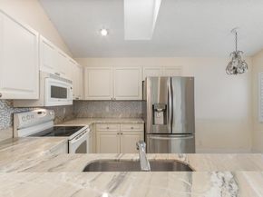 5 Brighton Court, Palm Beach Gardens FL 33418