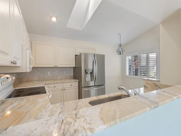 5 Brighton Court, Palm Beach Gardens FL 33418