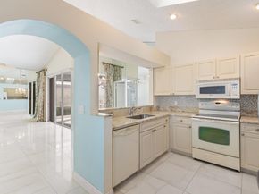 5 Brighton Court, Palm Beach Gardens FL 33418