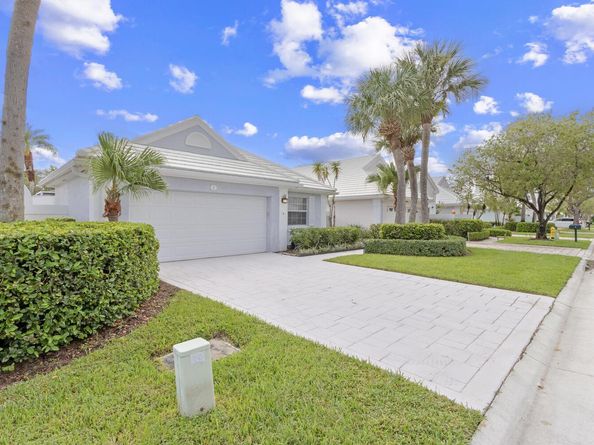 5 Brighton Court, Palm Beach Gardens FL 33418