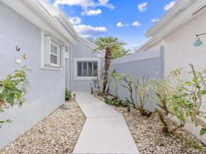 5 Brighton Court, Palm Beach Gardens FL 33418