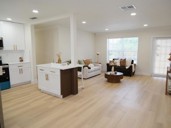 1084 SW 4th Avenue, Pompano Beach FL 33060