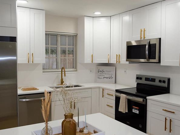 1084 SW 4th Avenue, Pompano Beach FL 33060