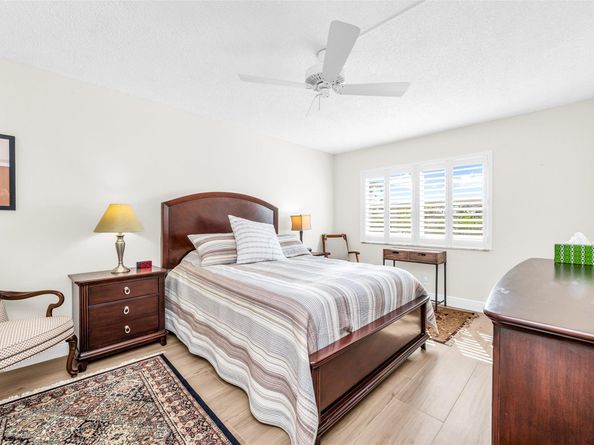 3050 NE 16th Ave 202, Oakland Park FL 33334