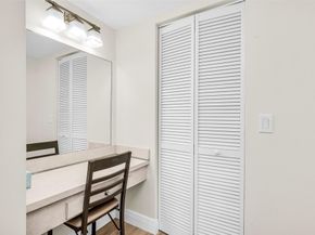 3050 NE 16th Ave 202, Oakland Park FL 33334