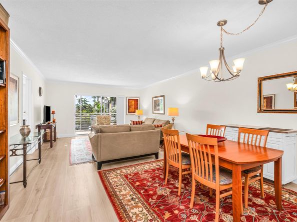 3050 NE 16th Ave 202, Oakland Park FL 33334