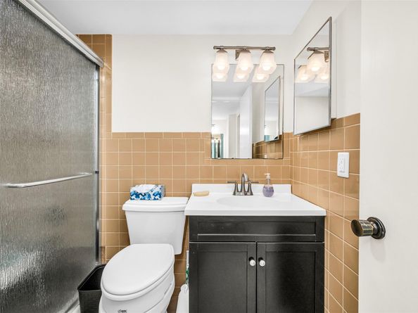 3050 NE 16th Ave 202, Oakland Park FL 33334