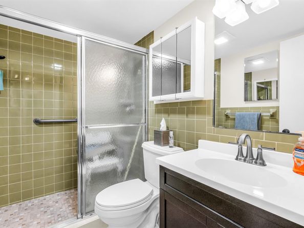 3050 NE 16th Ave 202, Oakland Park FL 33334