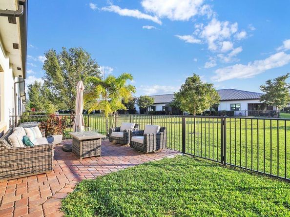 7524 N Blue Spring Dr, Parkland FL 33067