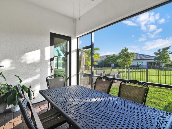 7524 N Blue Spring Dr, Parkland FL 33067