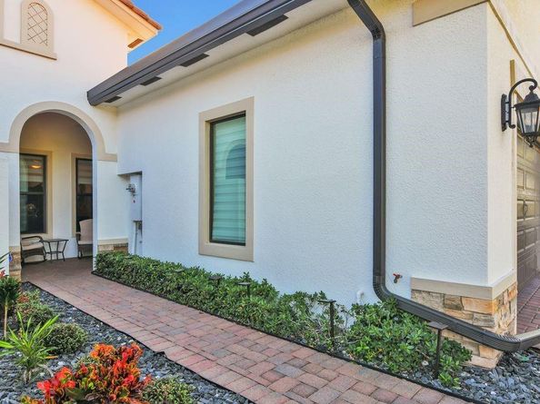 7524 N Blue Spring Dr, Parkland FL 33067