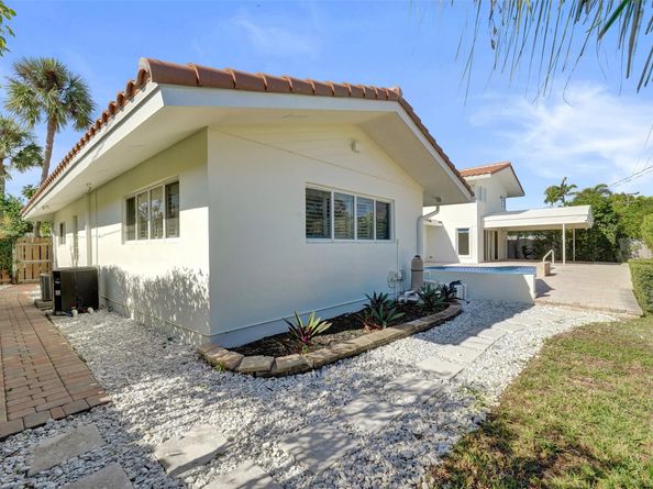 2601 NE 37th St, Fort Lauderdale FL 33308