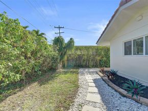 2601 NE 37th St, Fort Lauderdale FL 33308