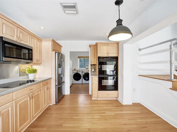 2601 NE 37th St, Fort Lauderdale FL 33308