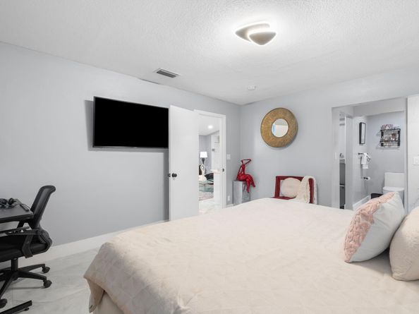 9502 SW 1st Ct, Coral Springs FL 33071