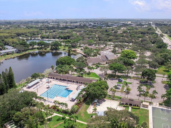 3051 NW 48th Ave 808, Coconut Creek FL 33063