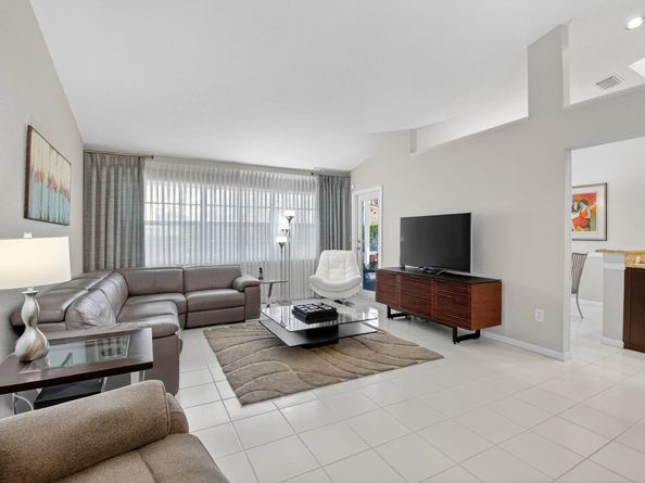 17257 Boca Club Boulevard 1, Boca Raton FL 33487