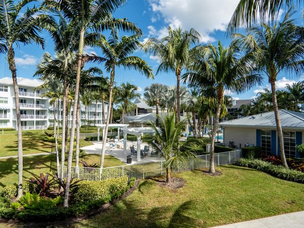 822 Bay Colony Drive S 822, Juno Beach FL 33408